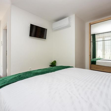 Villa Antani With Heated Pool, Sauna & Jacuzzi 크리크베니카 외부 사진
