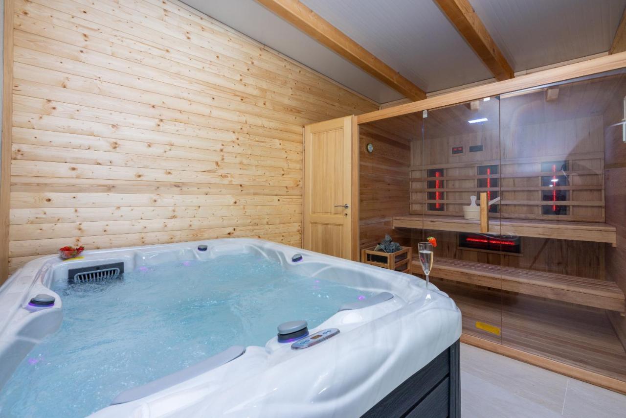 Villa Antani With Heated Pool, Sauna & Jacuzzi 크리크베니카 외부 사진