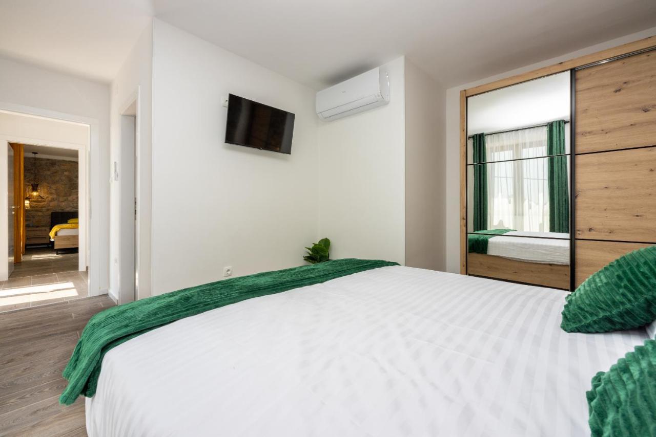 Villa Antani With Heated Pool, Sauna & Jacuzzi 크리크베니카 외부 사진