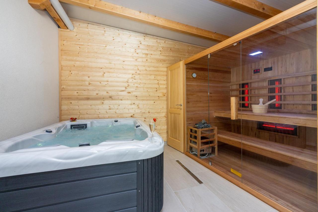 Villa Antani With Heated Pool, Sauna & Jacuzzi 크리크베니카 외부 사진