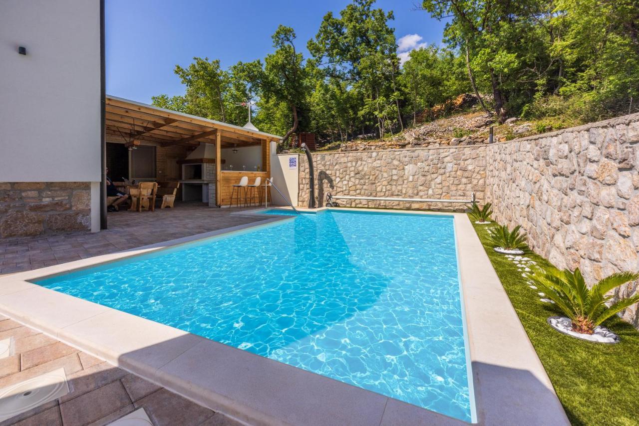 Villa Antani With Heated Pool, Sauna & Jacuzzi 크리크베니카 외부 사진